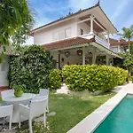 Ocean Star Villa Two Near Kudeta Beach